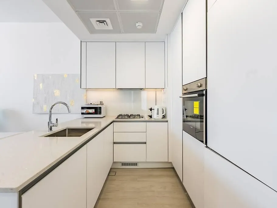 Modern Spacious- 2 Bedroom With Pool & Gym- Luma 22 Jvc Dubaj